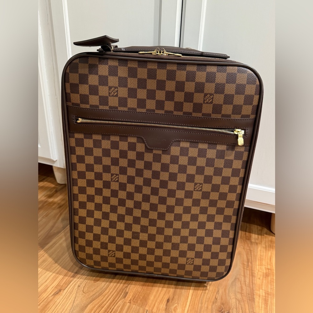 Louis Vuitton Pegase 45 Demier ebene